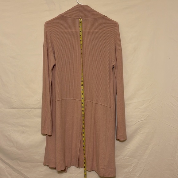 Co^ Cardigan (s) - Picture 3 of 7